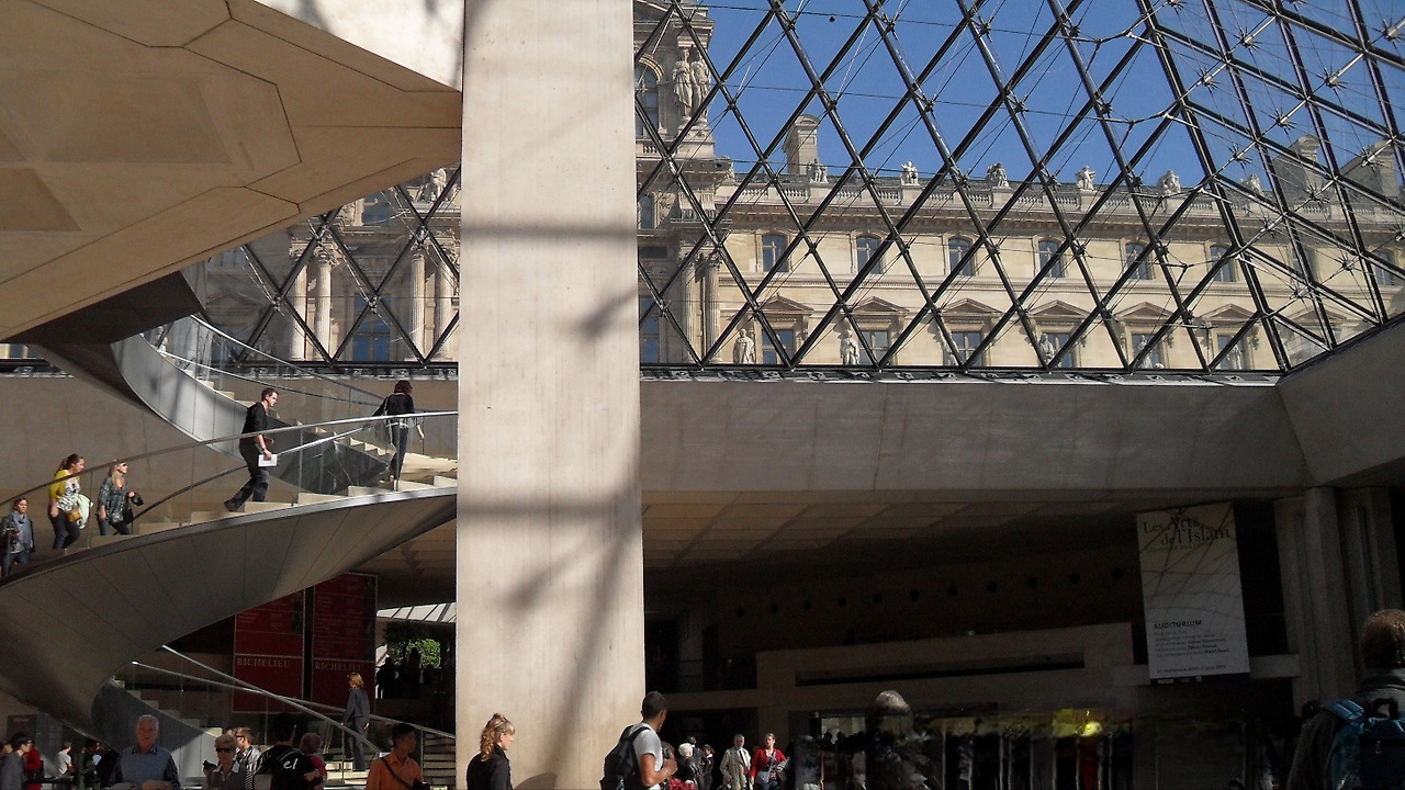 부브르 피라미드 _220511750.jpg