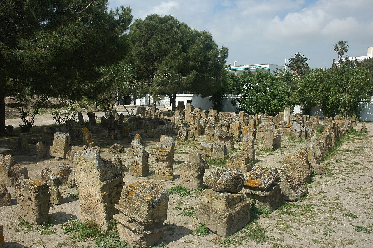 1280px-Tunisise_Carthage_Tophet_Salambo_04.jpg