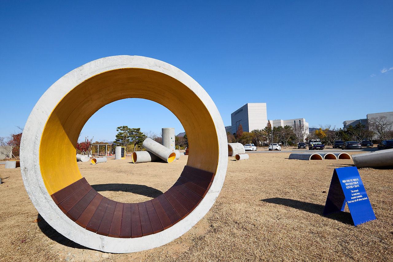 주현제바우쿤스트, <콘크리트 유토피아>, 2025. 사진제공: 부산현대미술관.jpg