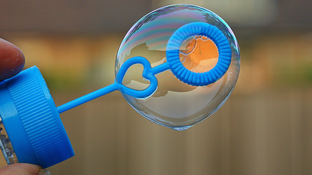 fotorieth-bubble-blowing-3640000_1280.jpg