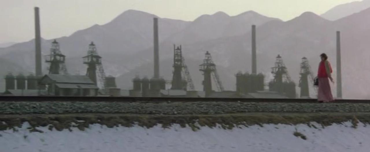 영화 삼포 가는길(1975) 중 삼화제철.jpg