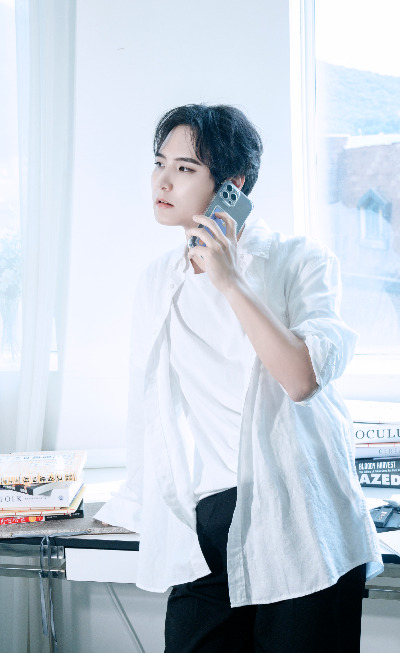 백신 전화하는 사진.jpg