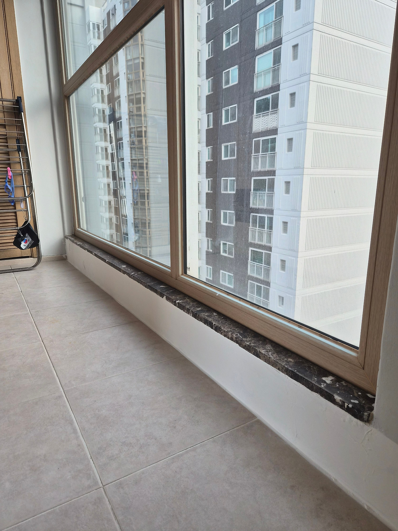 베란다 창문1.jpg