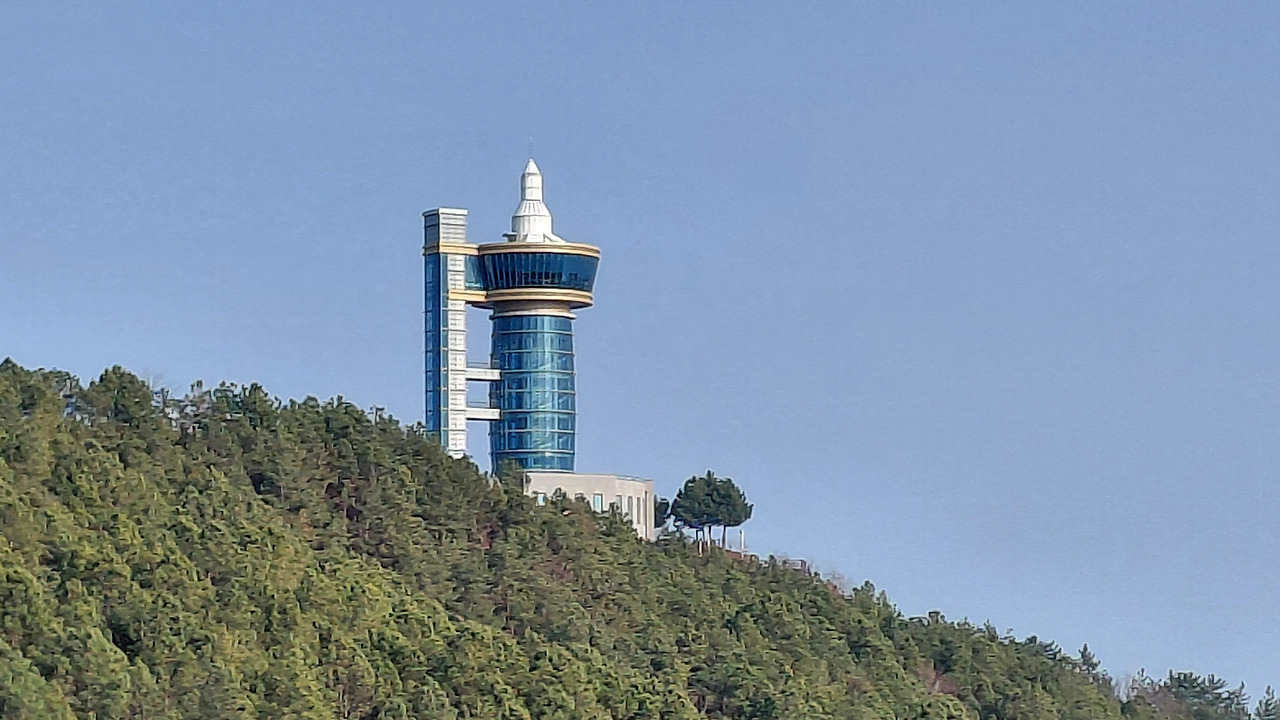고흥여행 우주전망대 모습 솔숲.jpg