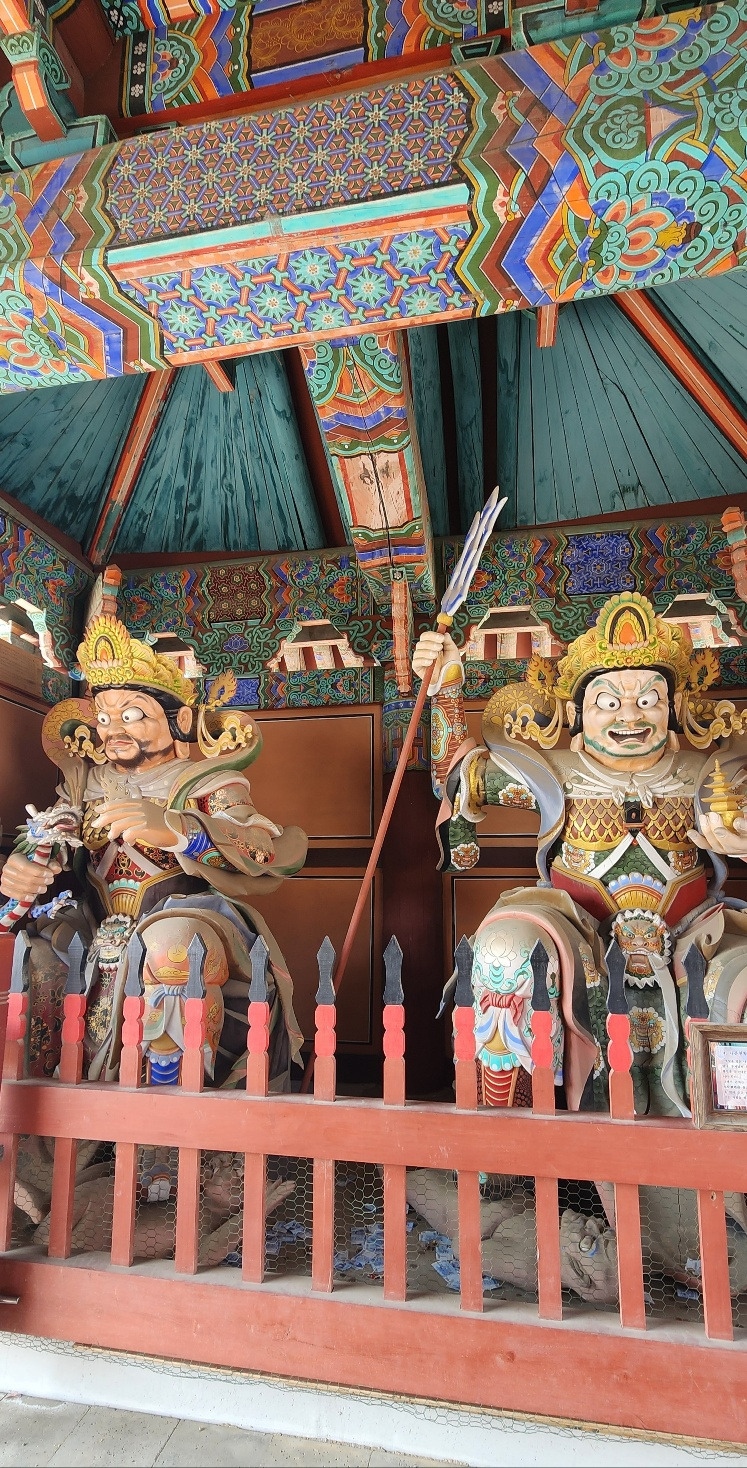 용주사 정문4.jpg