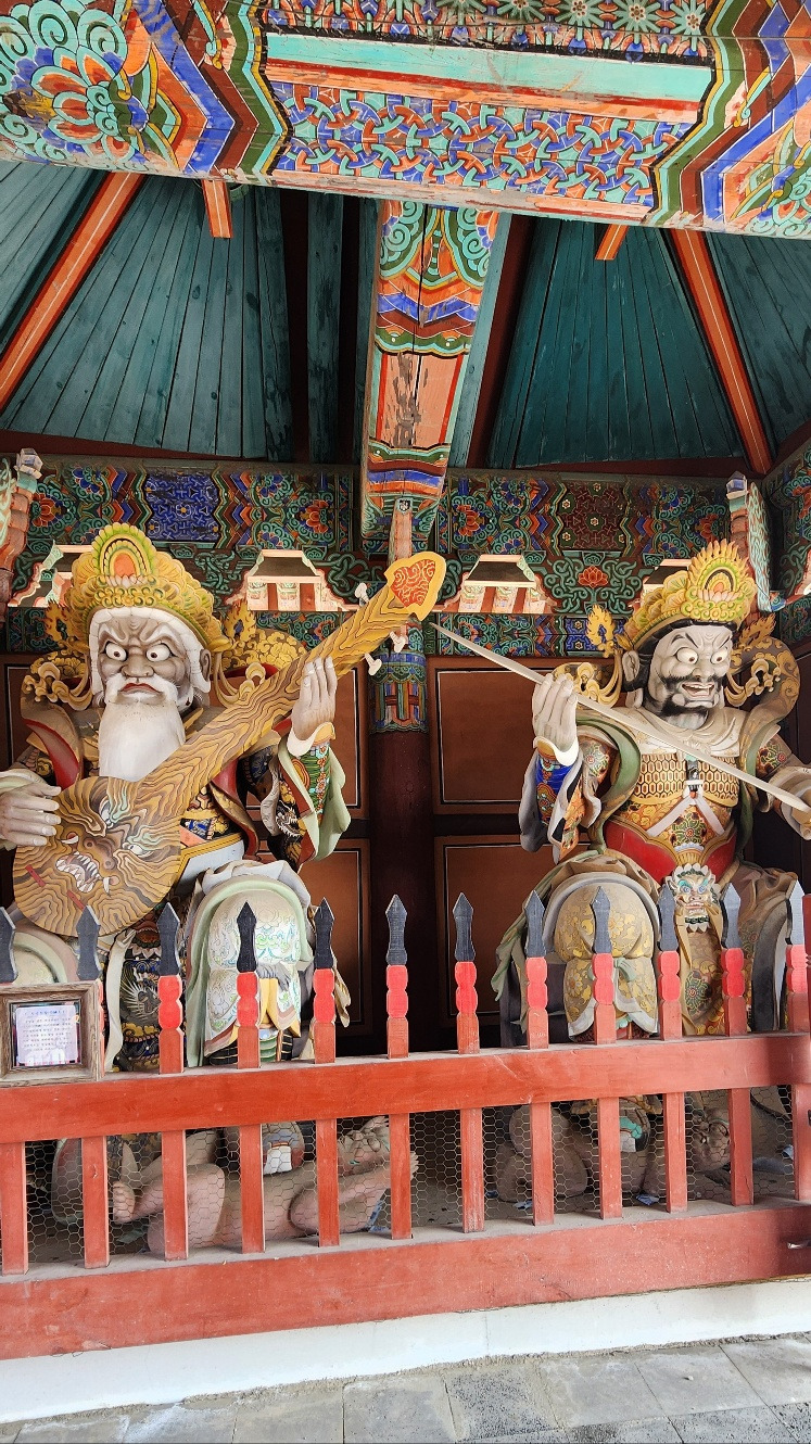 용주사 정문3.jpg