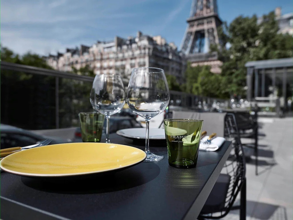 풀먼-파리-투르-에펠-3.jpg