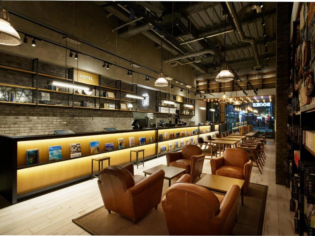 램프-라이트-북-호텔-후쿠오카-2.jpg