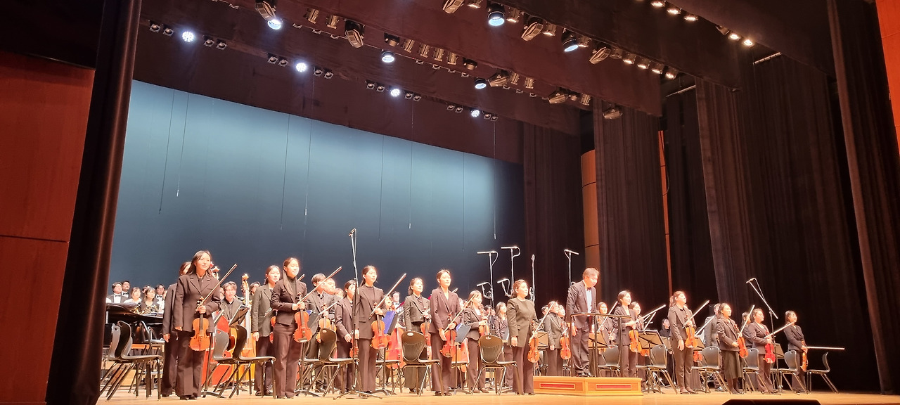 베토벤 무대인사.jpg