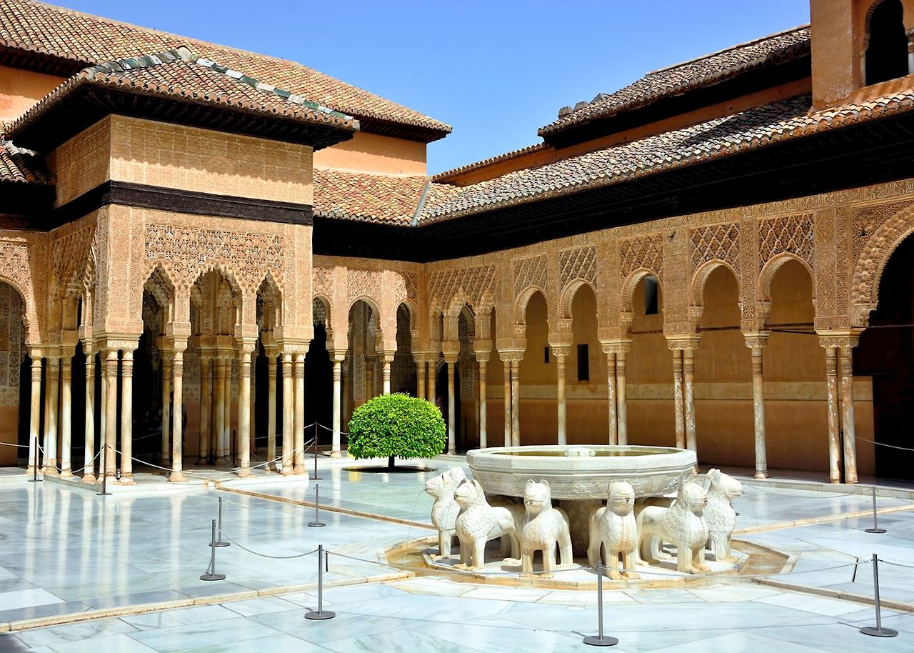 1342712-patio-de-los-leones-alhambra-granada.jpg