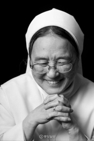 이해인_수녀님_3다운로드_(2).jpg