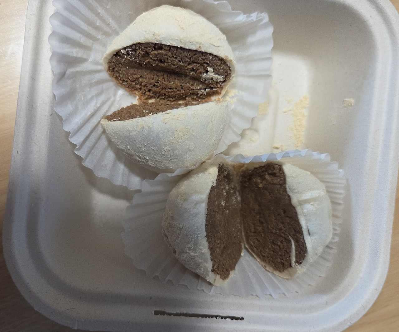 카페모멘트리-아쫀쿠 컷팅.jpg