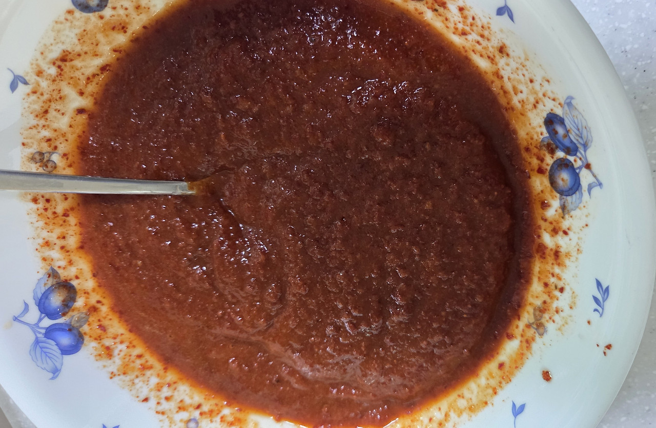 파김치-김치양념에 절인 액젓 넣어 섞기.jpg