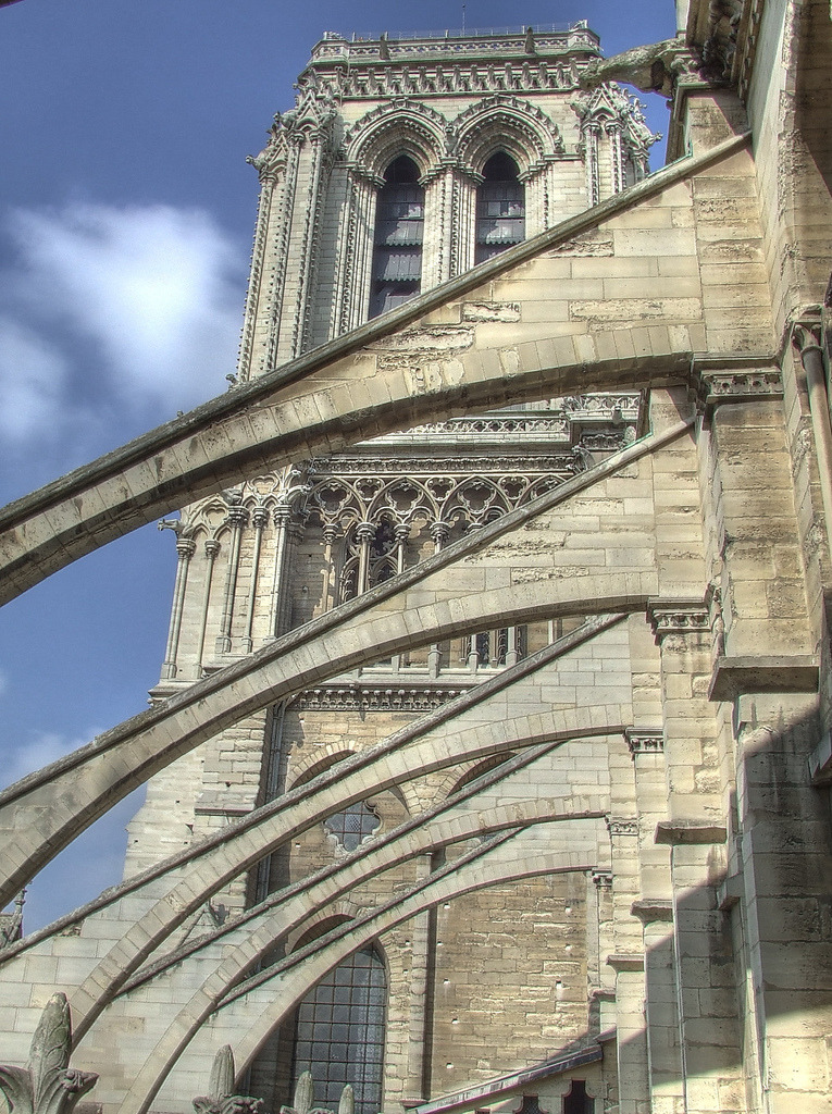 Notre_Dame_buttress.jpg