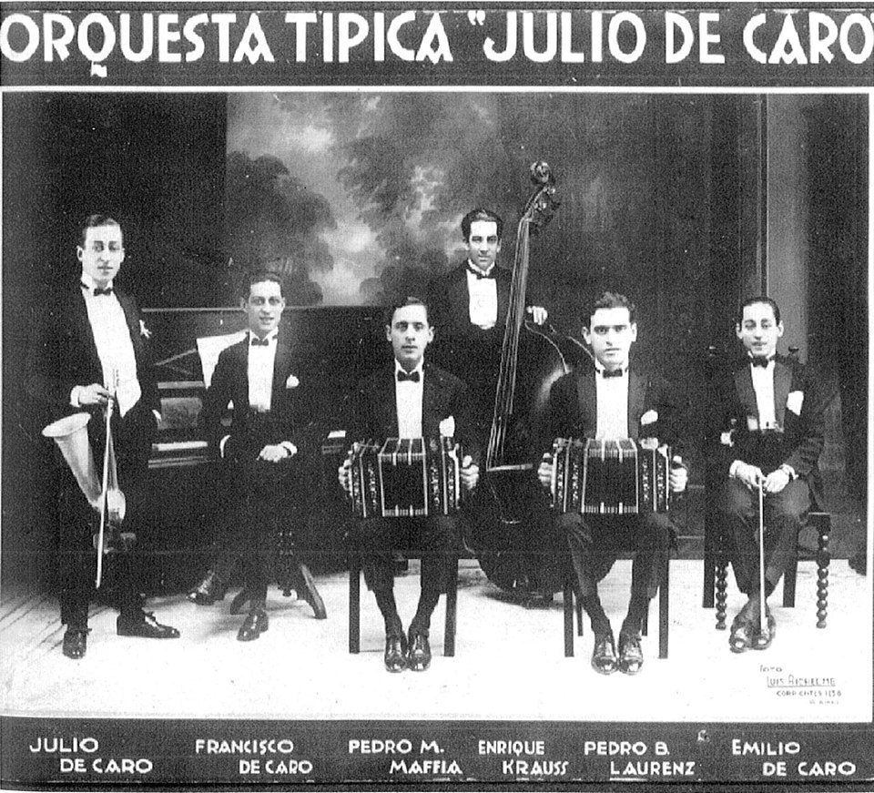 960px-Orquesta_tipica_julio_de_caro.jpg