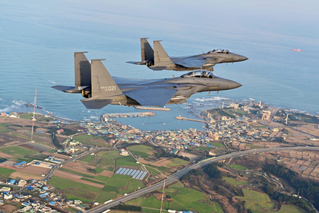 F-15K-fighter-jets-owned-by-the-South-Korean-Air-Force001-1024x684.jpg
