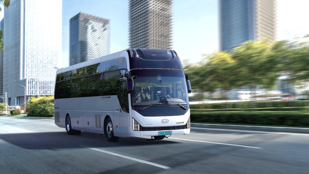 hyundai-motor-group-energy-saving-ai-hydrogen-bus-solar-4-1024x576.jpg