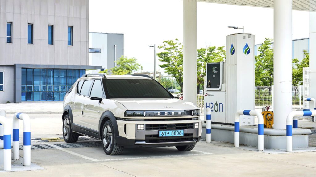 nexo-2nd-generation-hydrogen-car-infrastructure-crisis-3-1024x576.jpg