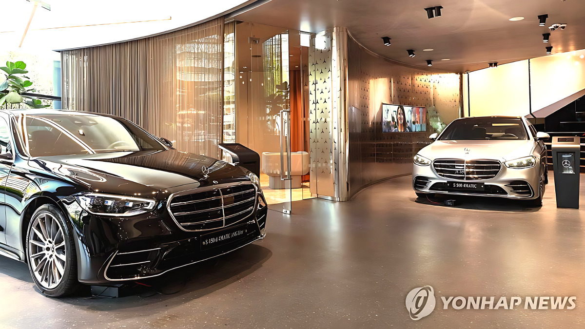 mercedes-benz-retail-of-the-future-korea-launch-2.jpg