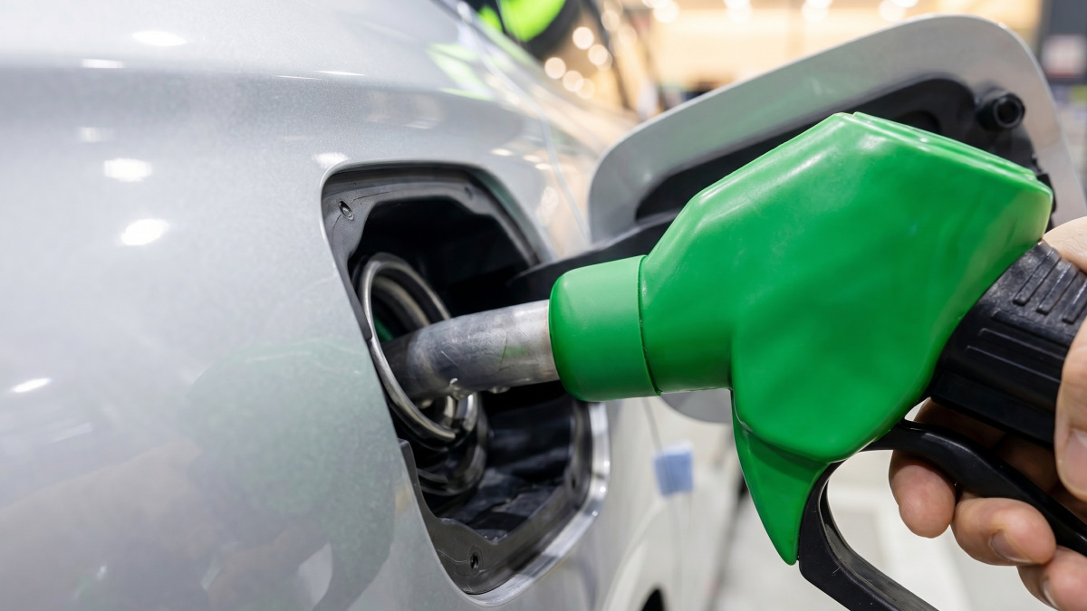 premium-vs-regular-fuel-guide (1).jpg
