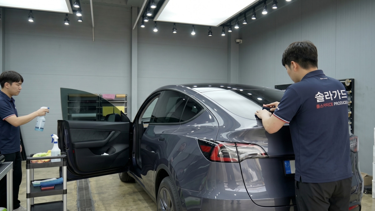 tesla-model-y-juniper-window-tint-recommend (1).jpg