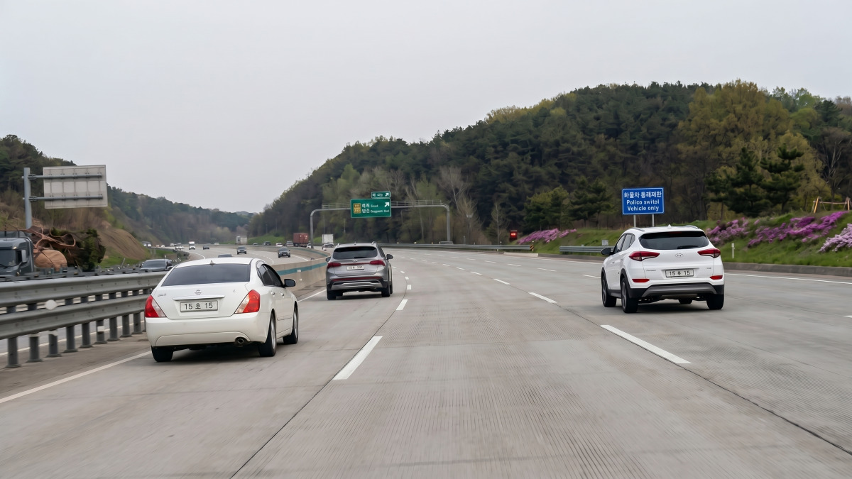 highway-left-lane-speeding-guide (1).jpg