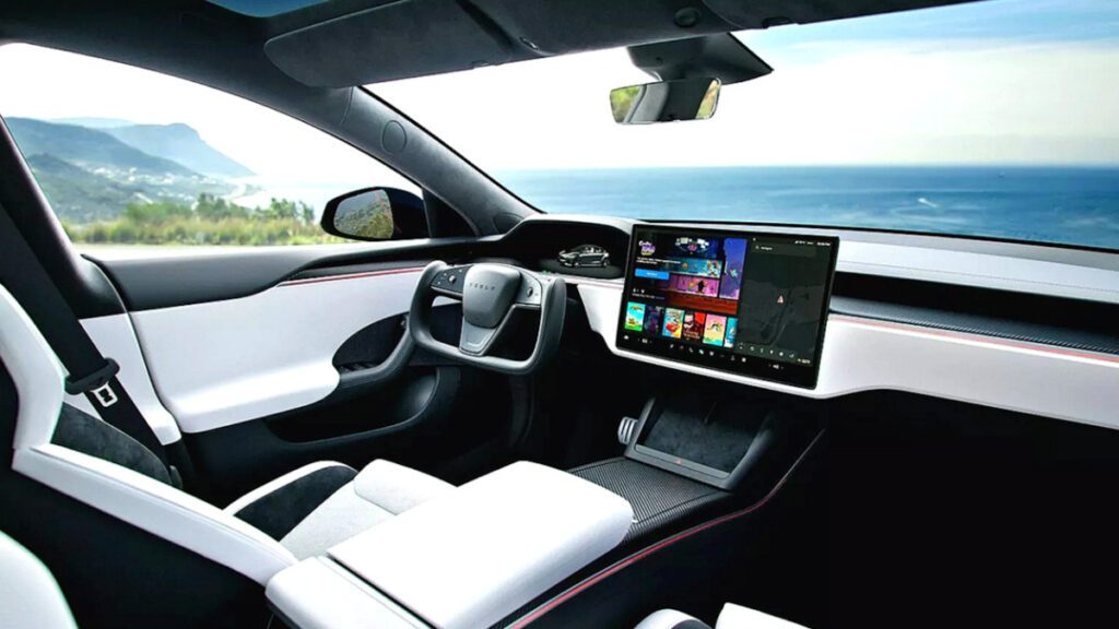 china-bans-yoke-steering-wheel-tesla-emergency-2-1024x576.jpg