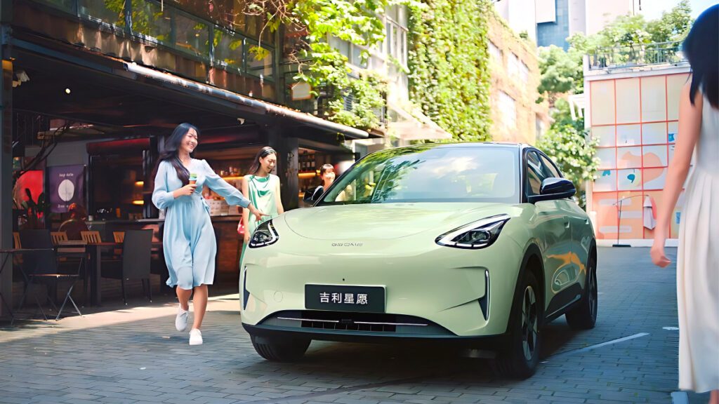 geely-xingyuan-beats-tesla-byd-china-ev-sales-2025-2-1024x576.jpg