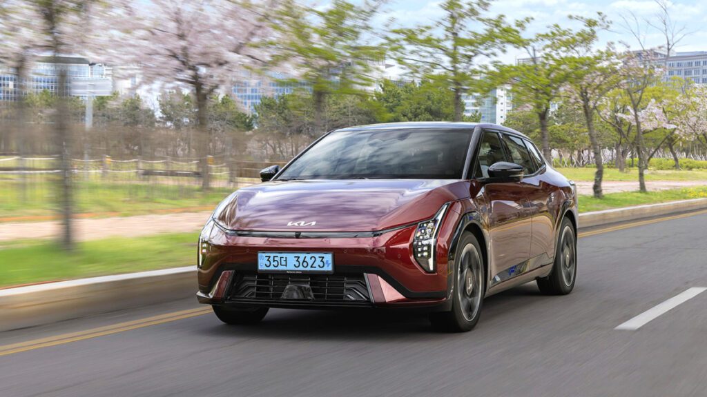 kia-ev4-electric-sedan-high-rating-95-market-impact-3-1024x576.jpg