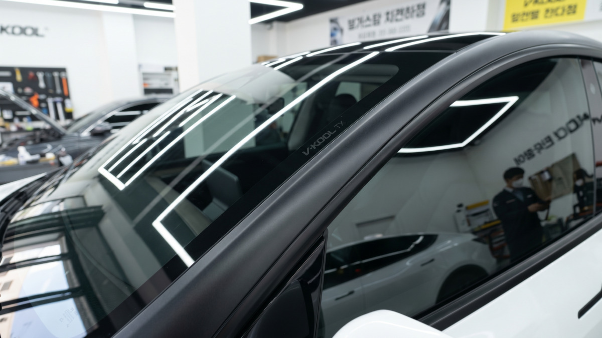tesla-model-y-juniper-window-tint-recommend (3).jpg