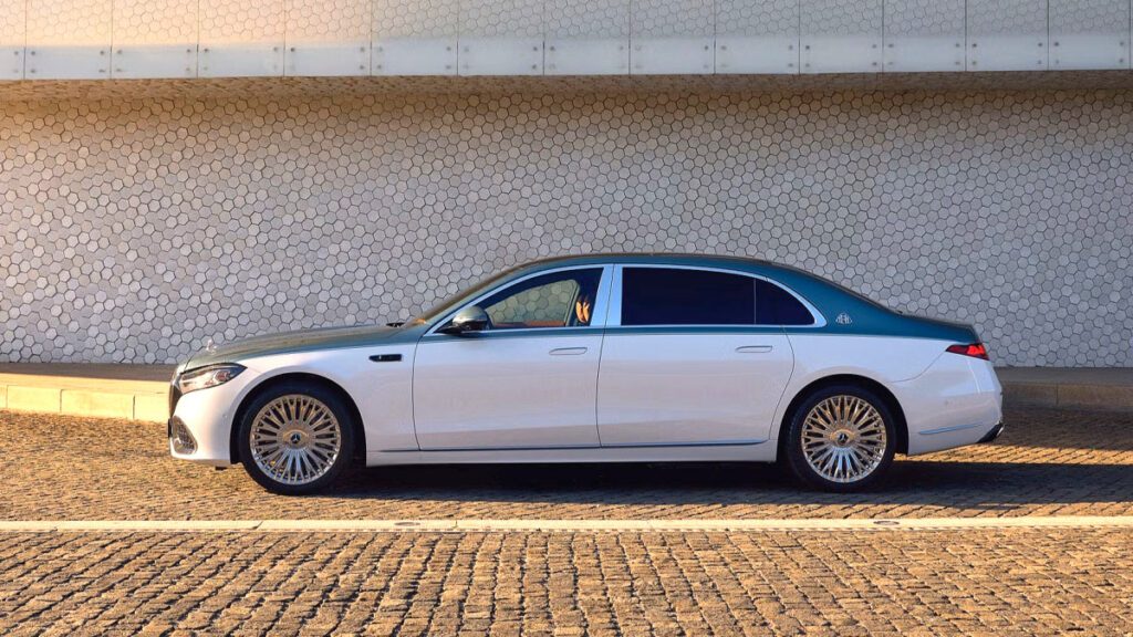 new-mercedes-maybach-s-class-2026-world-premiere-v8-ai-1-1024x576.jpg