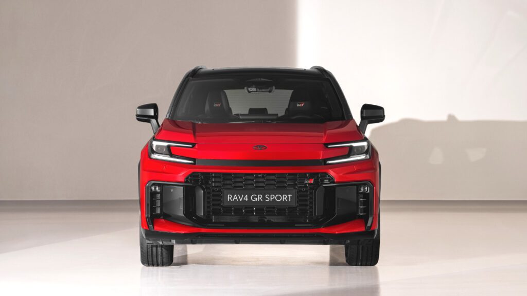 toyota-rav4-gr-sport-vs-tucson-sportage-324hp-hybrid-suv-5-1024x576.jpg