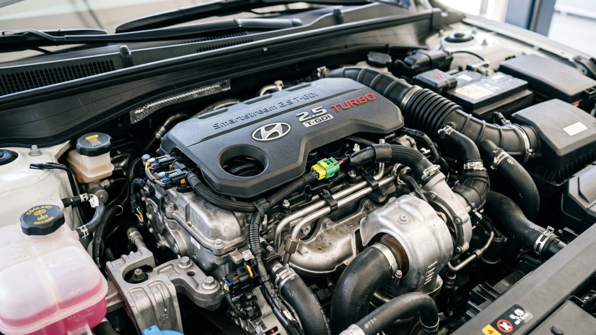 car-coolant-shortage-symptoms-replacement-guide (2).jpg