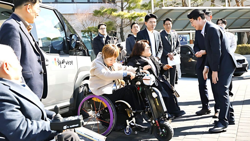 hwaseong-city-kia-pv5-wheelchair-accessible-vehicle-first-in-korea-3-1024x576.jpg