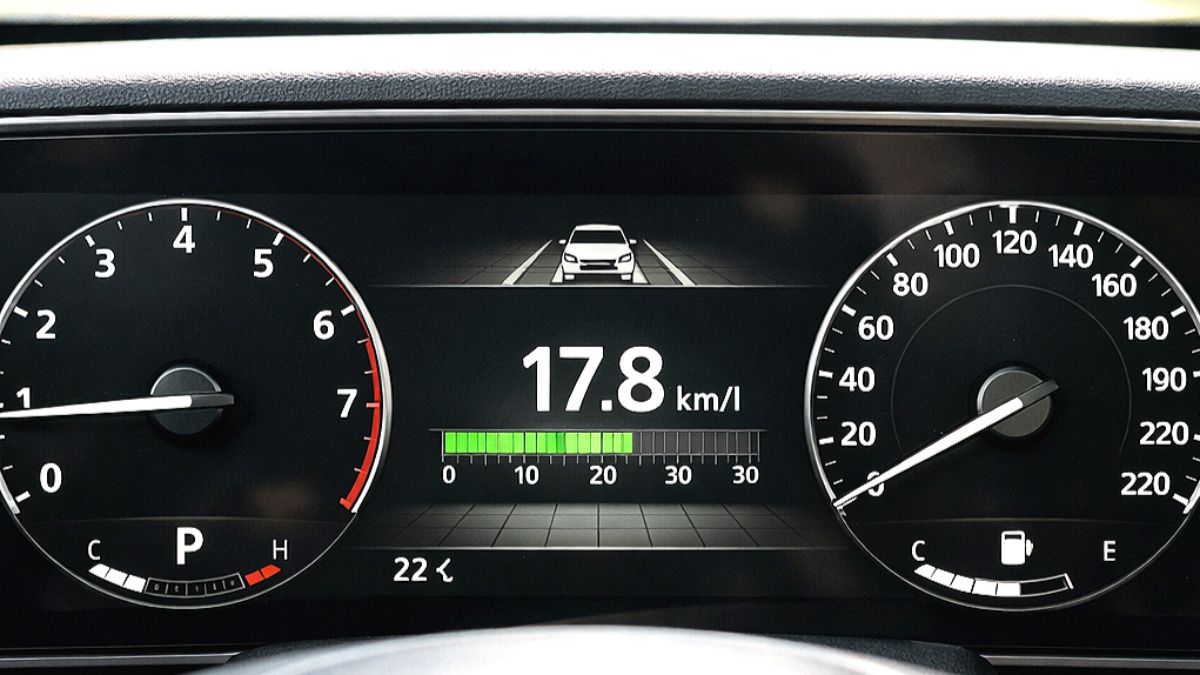 2026-fuel-efficiency-driving-tips-eco-friendly (5).jpg