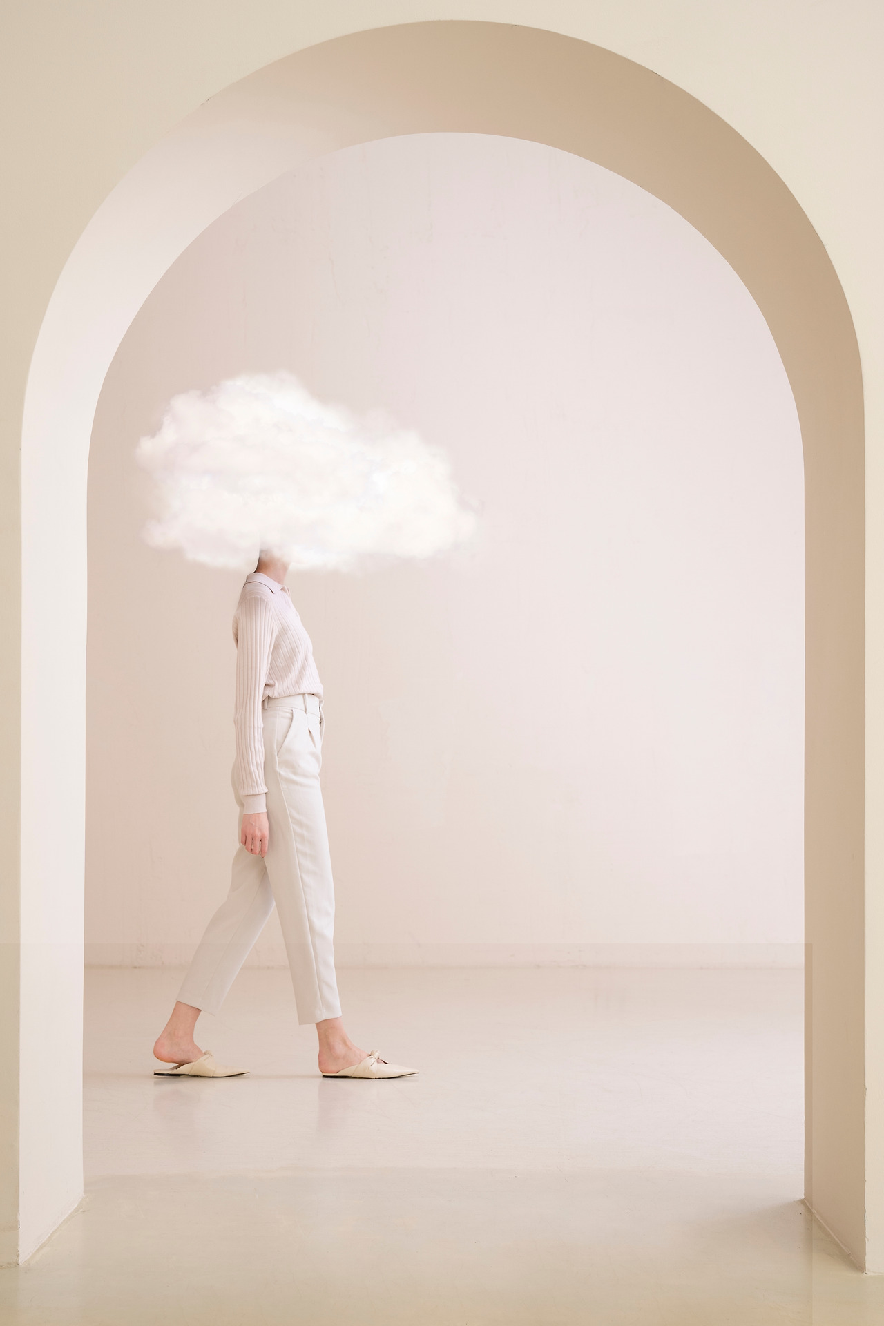 woman-with-cloud-head.jpg