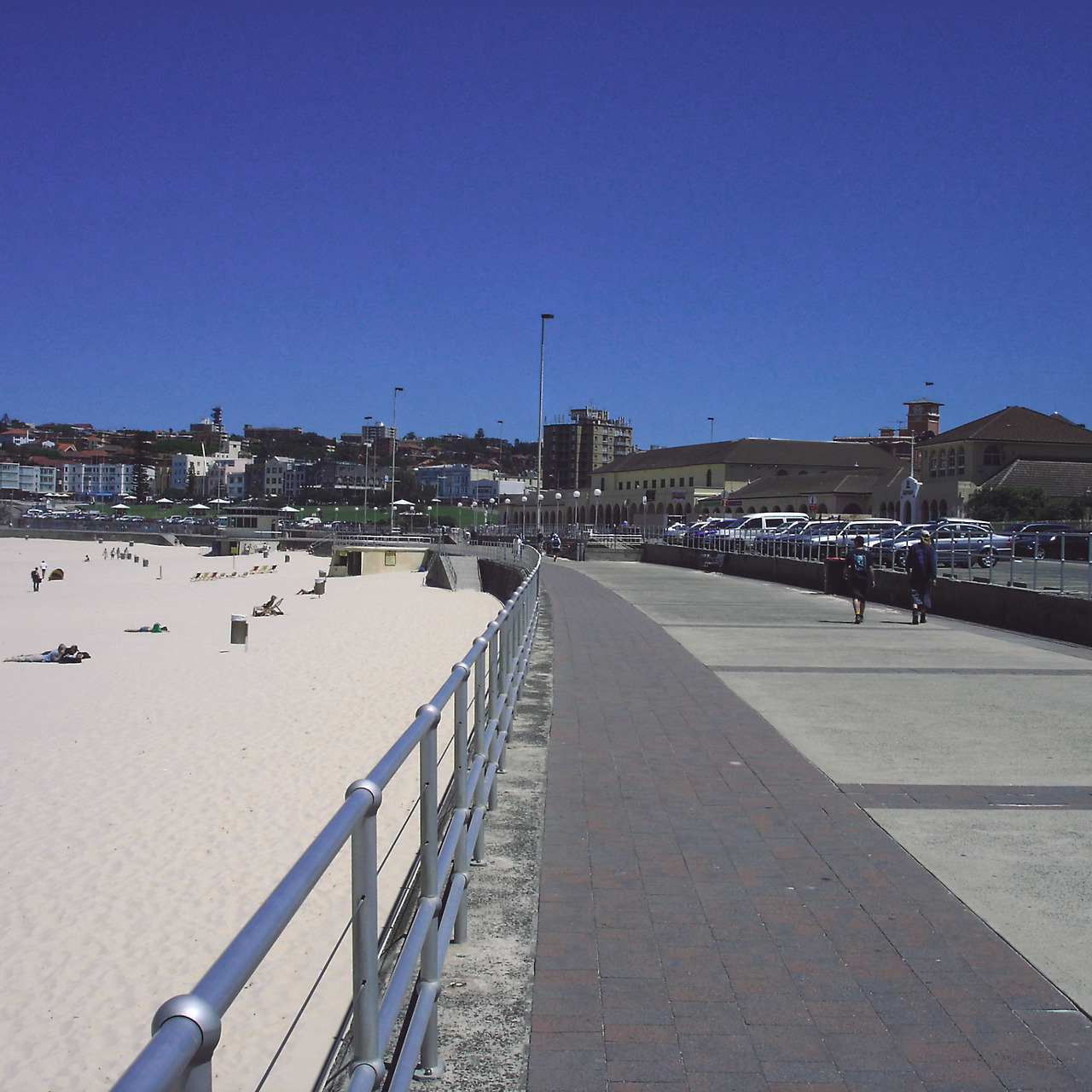 bondi beach 03 - minuir.jpg