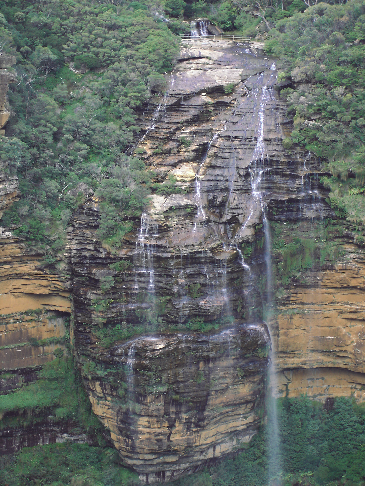 blue mountains 2 010 - minuir.jpg