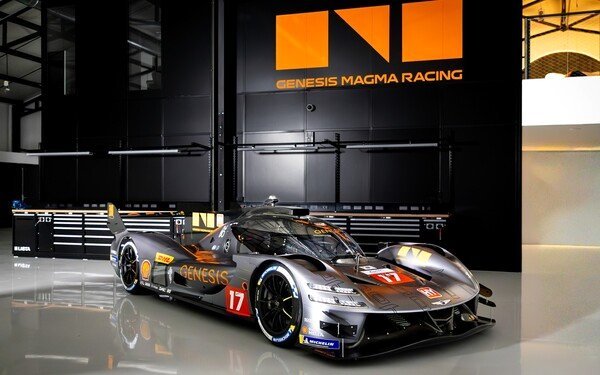 태극기-달고-르망-달린다-제네시스-1.jpg