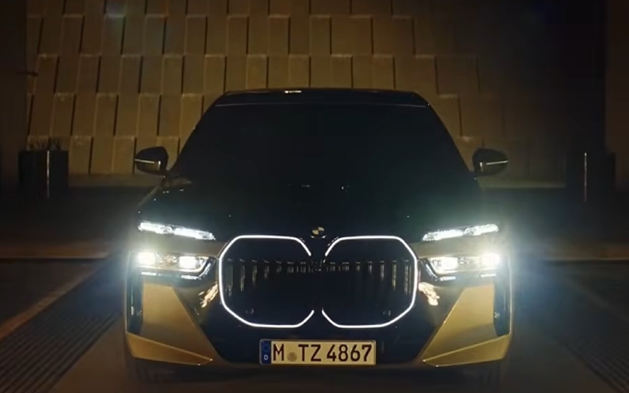 V8-얹은-M760-부활하나-BMW-1.jpg