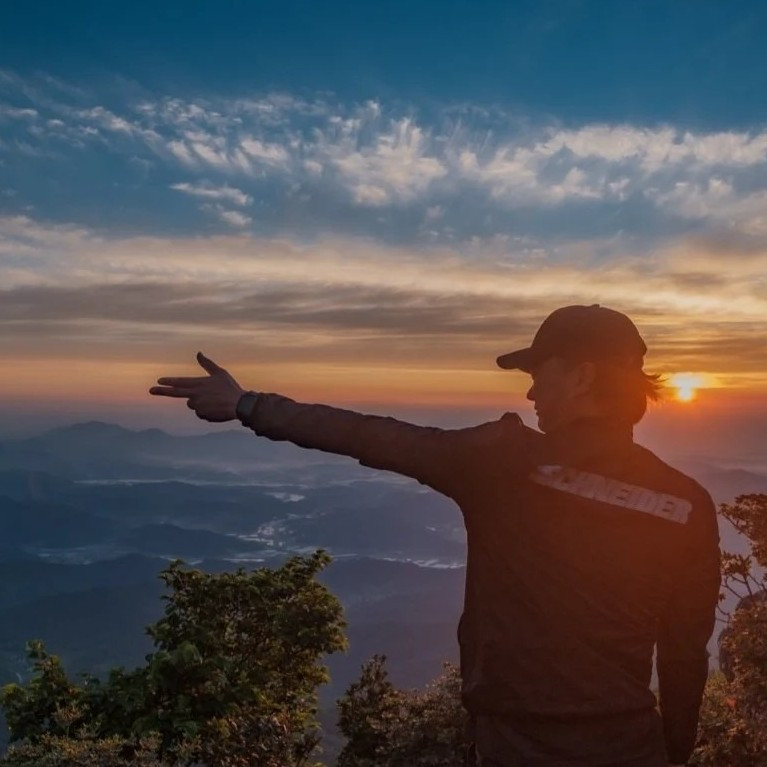 가야산 정상에서 일출을 보다.jpg