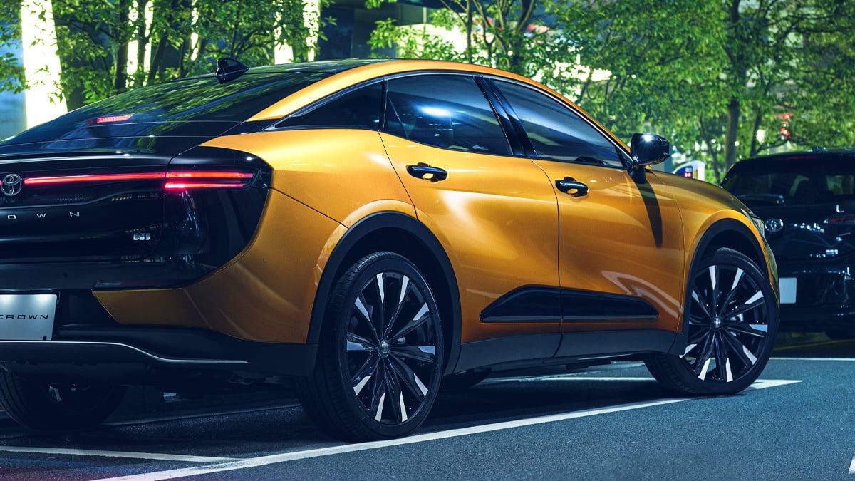 TOYOTA_CROWN-CROSSOVER-HYBRID-5.jpg