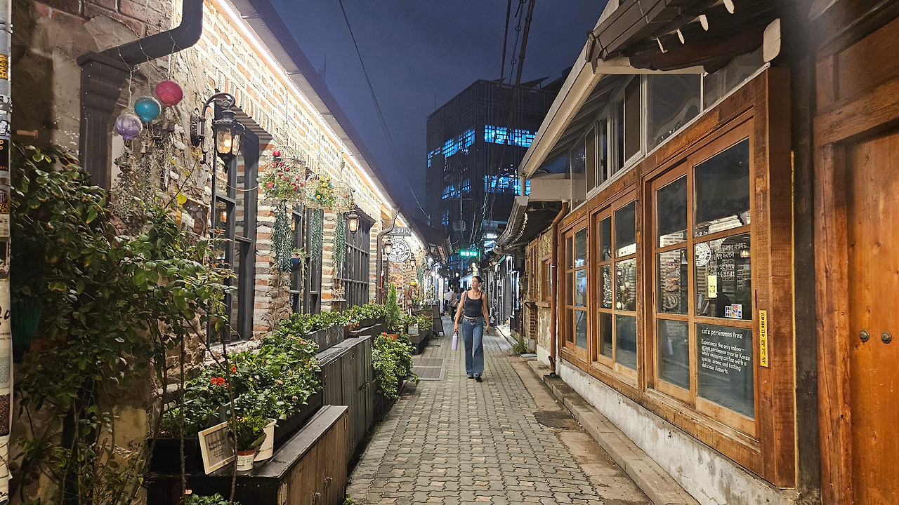 익선동 한옥거리.jpg