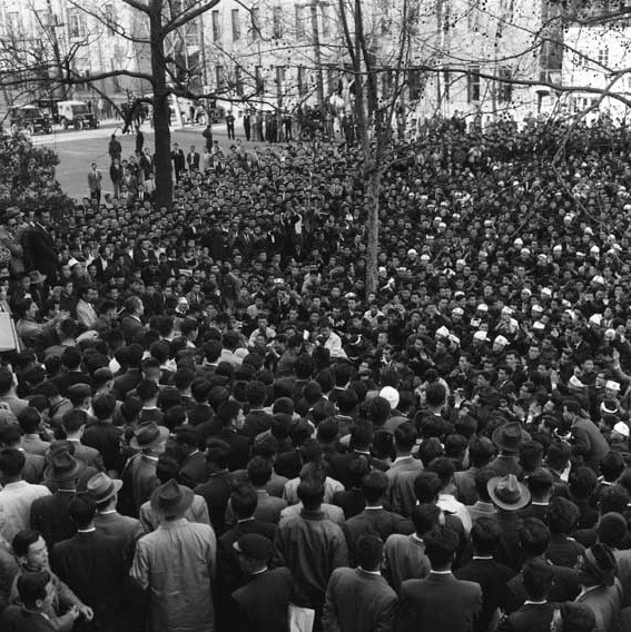 1960.04.20 4.19 혁명, 독재에 항의하는 시민들 한국정책방송원, 공공누리 1유형.jpg