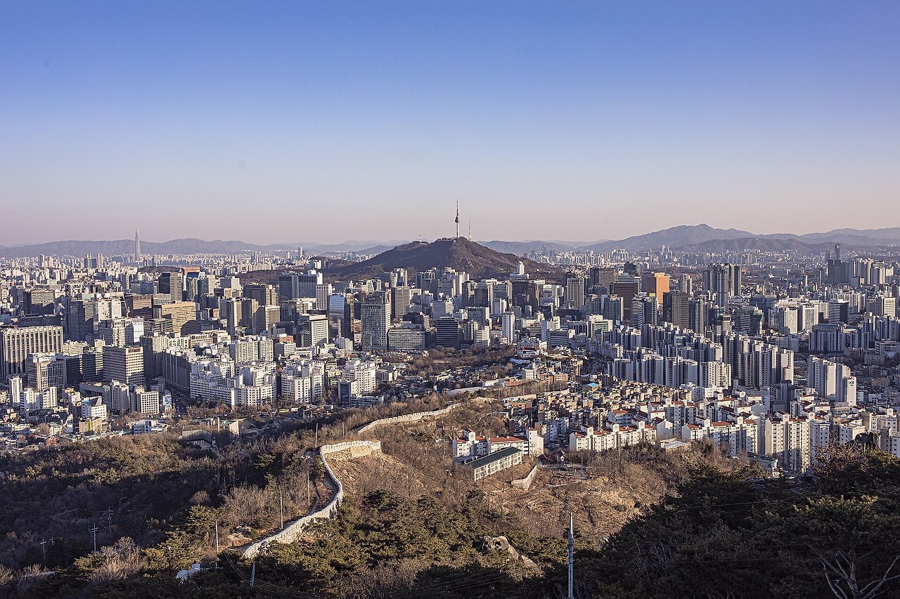 1920px-Downtown_Seoul_from_Inwangsan_in_2023.jpg