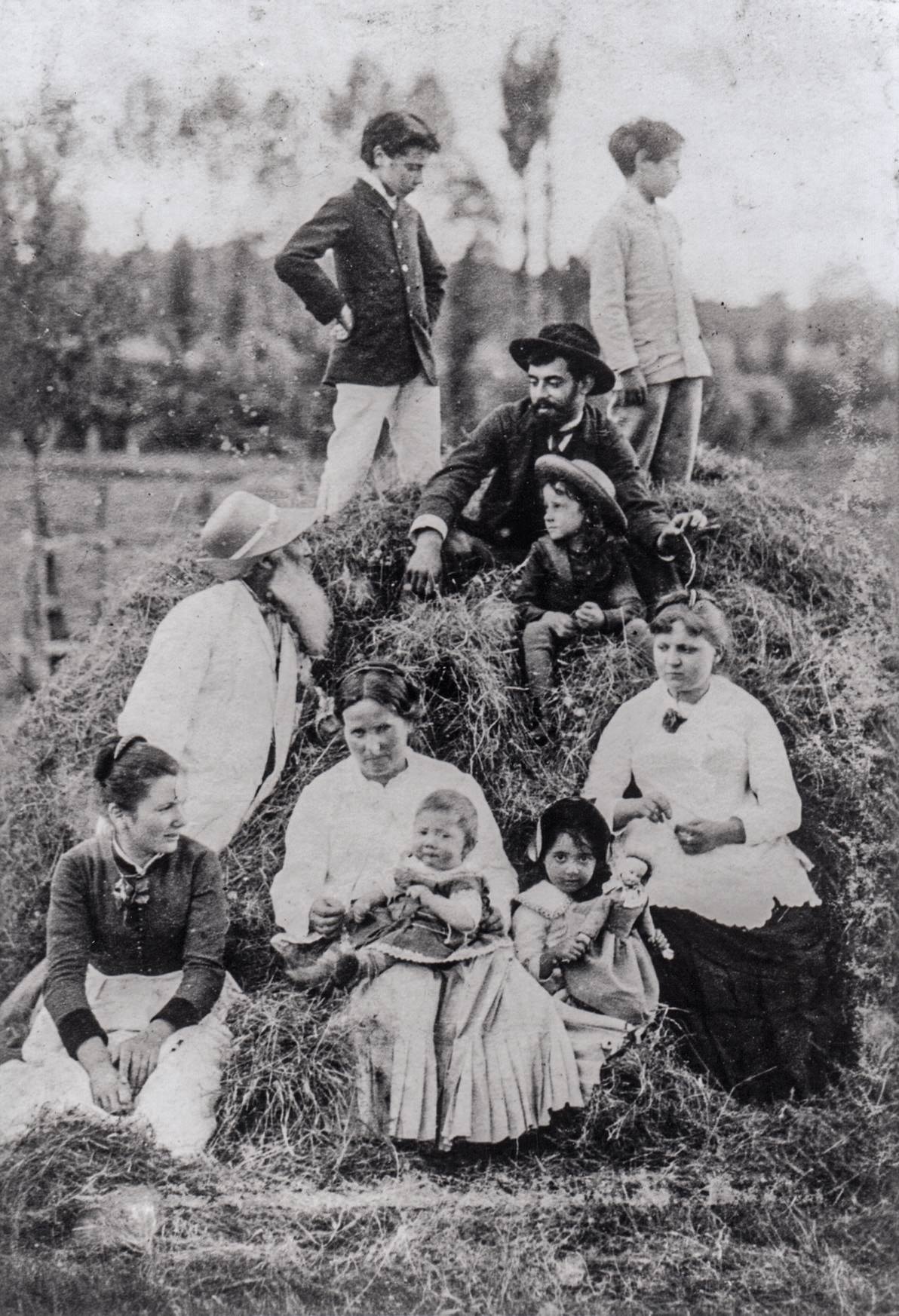 Pissarro family.jpg