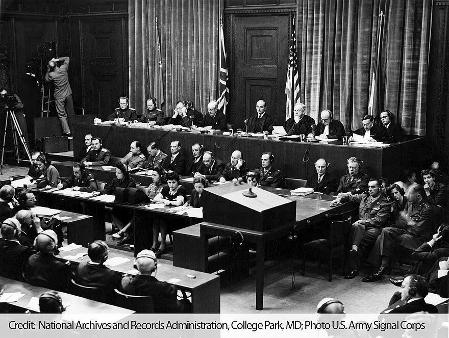 뉘른베르크 법정_재판석.jpg