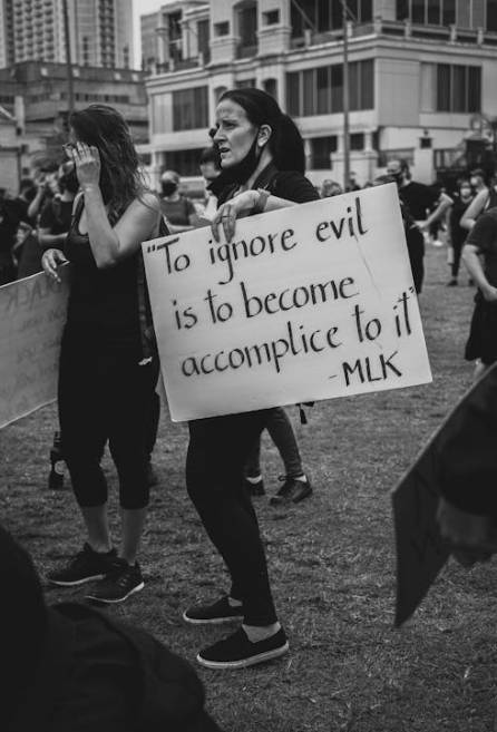 마틴 루터 킹_악의 공범 명언 (2).jpg