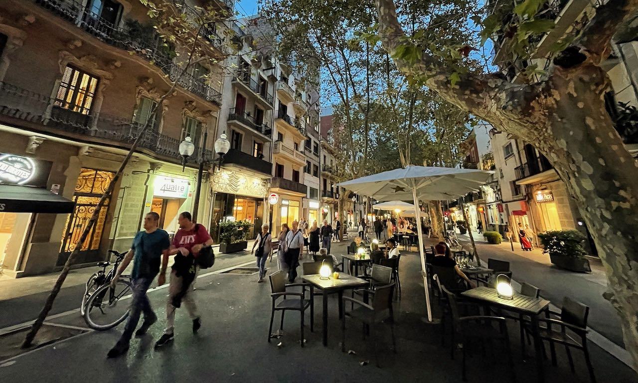 barcelona-poblenou-rambla-1.jpg