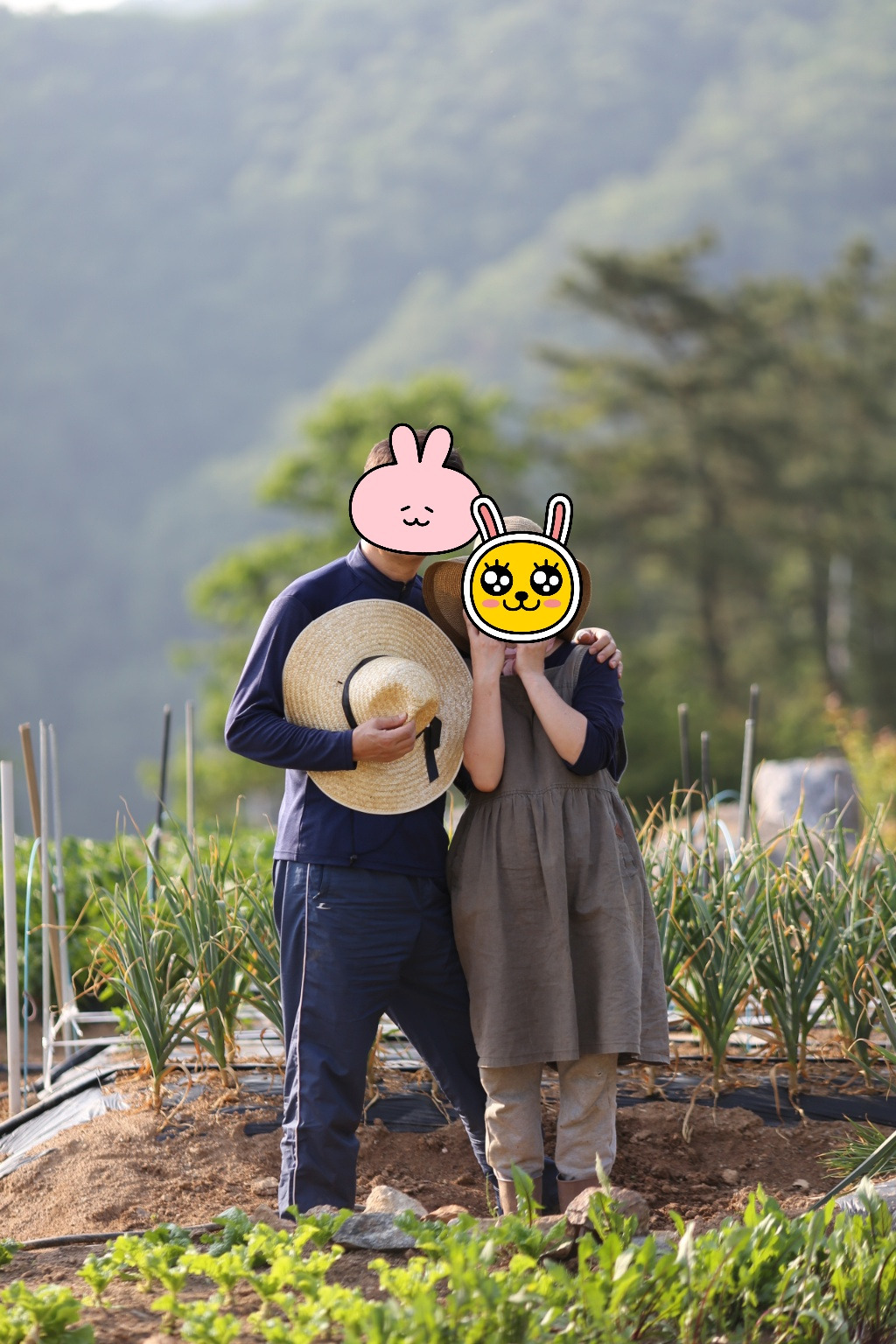 220000 양평농장(남편과나).jpg